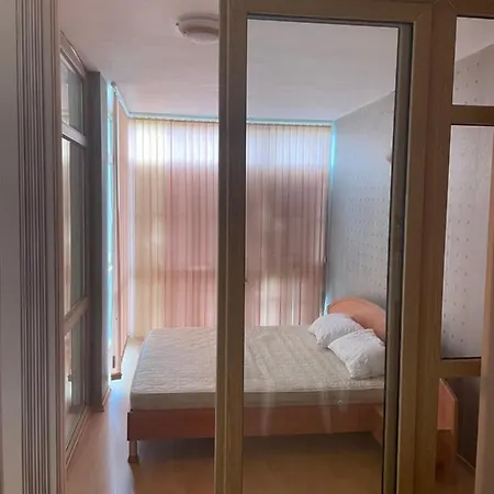 One Bedroom, Elit 3, Sunny