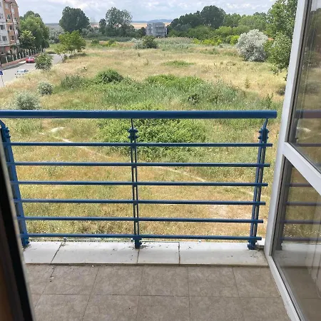 One Bedroom, Elit 3, Sunny *